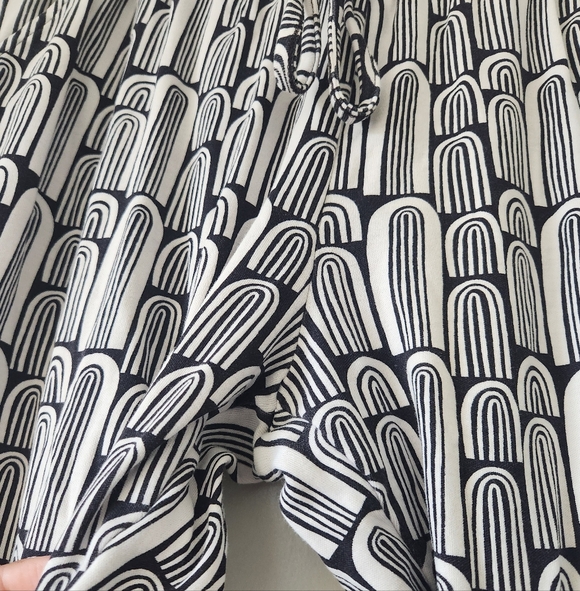 Kate quinn black and white rainbow mama pants - Picture 4 of 5